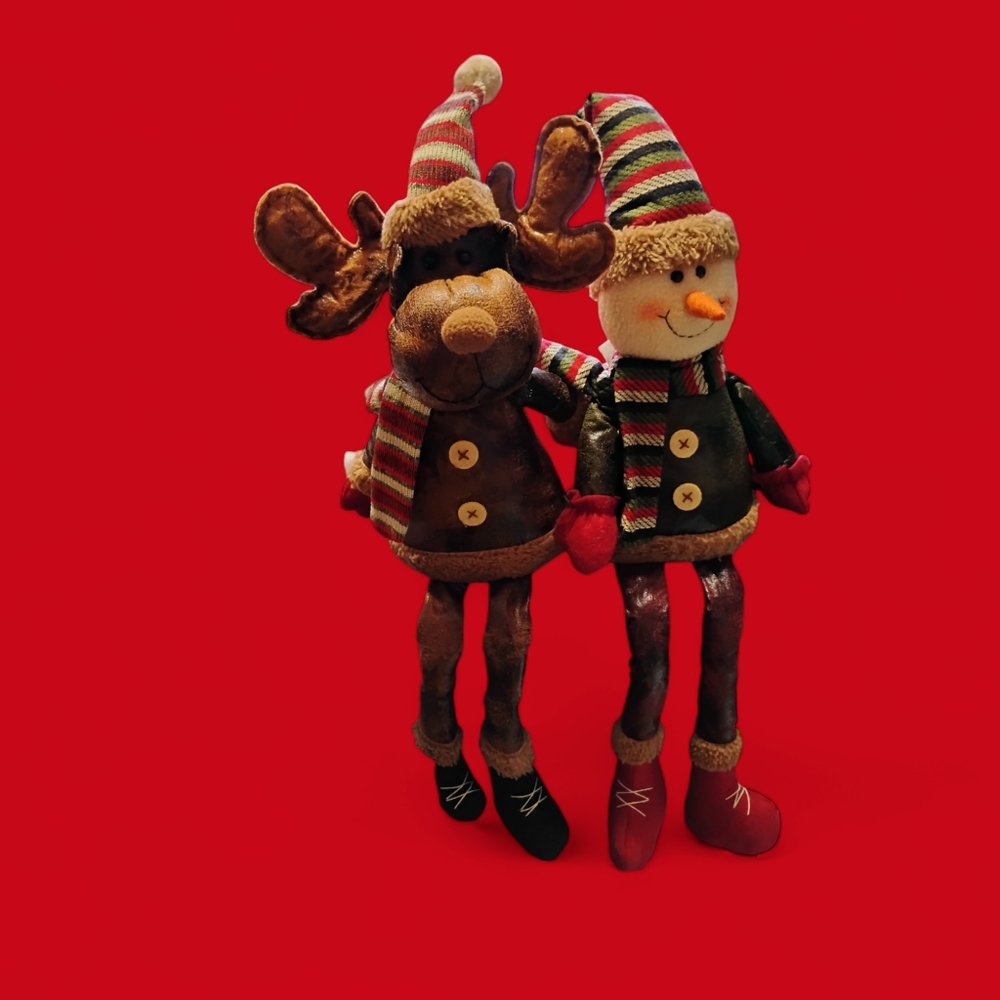 Shelf sitting reindeer and snowman nwot